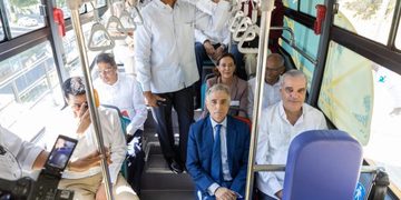 El Gobierno RD inaugura ruta «eléctrica» en Ciudad Colonial