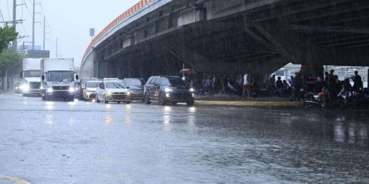 Vaguada provocará fuertes aguaceros y tormentas eléctricas; mantienen alertas y avisos