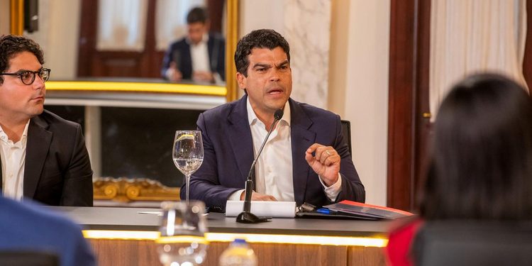 Wellington Arnaud llama a racionalizar el agua ante sequía que afecta al país