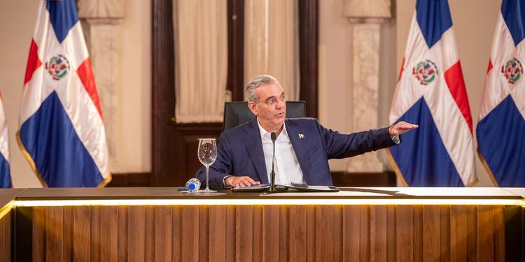 Presidente Abinader anuncia ampliación del Acueducto del Cibao Central y solución a la distribución de agua en Santo Domingo