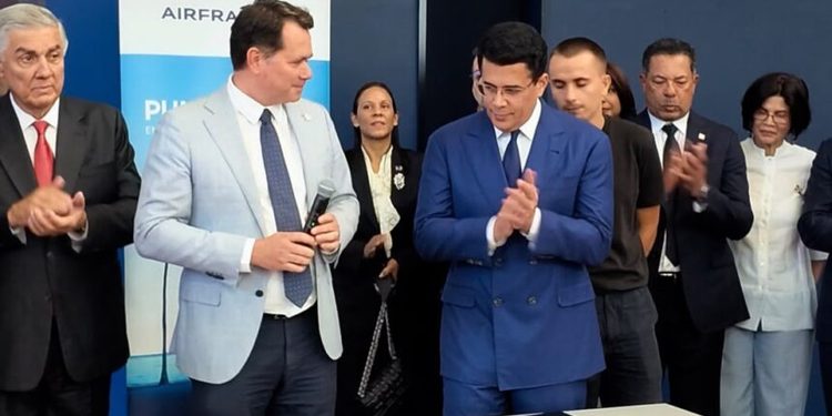 Air France y RD renuevan acuerdo para mantener vuelos directos hasta 2027