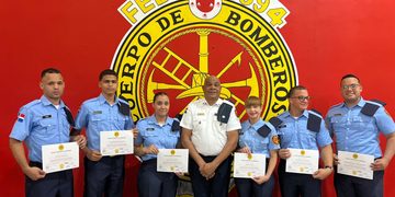Bomberos de Santiago gradúa seis nuevos miembros de la Promoción 2026