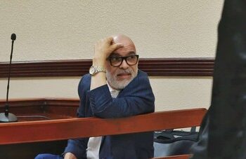 Ángel Martínez busca acuerdo con Faride Raful en caso de difamación e injuria