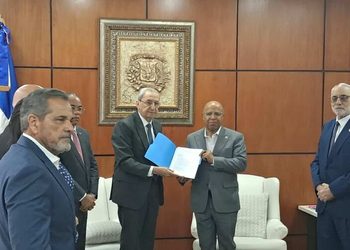 Poder Ejecutivo somete proyecto para construir nuevo estadio de béisbol