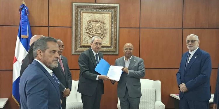 Poder Ejecutivo somete proyecto para construir nuevo estadio de béisbol
