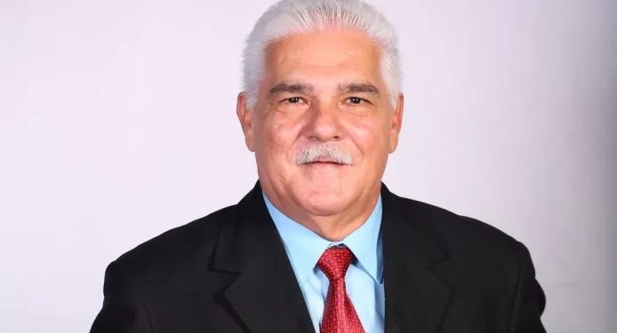 Alcaldía de Santiago lamenta fallecimiento del destacado cronista de arte Claudio Concepción