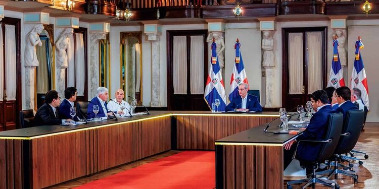 Abinader fija como meta entregar el 80 % de las obras antes de concluir su mandato