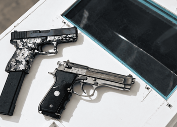 Hombre muerto a manos del Dicrim es velado con armas sobre su ataúd