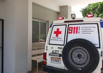 Al menos 20 estudiantes se enferman tras consumir leche en escuela de Santiago