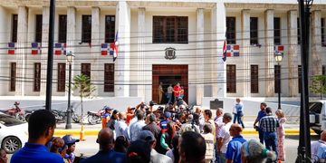 Gobernadora de Santiago advierte que ciudadanos aún restan importancia a simulacros