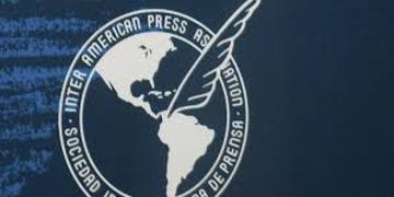 Clima "favorable" pese a restricciones: el balance de la SIP sobre el ejercicio periodístico en RD
