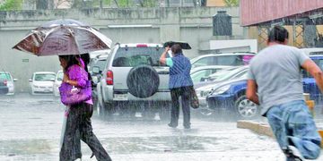 ALGUNOS AGUACEROS POR EFECTO DE VAGUADA HACIA EL INTERIOR DEL PAÍS…SE DESCONTINÚAN LOS NIVELES DE ALERTA METEOROLOGICAS