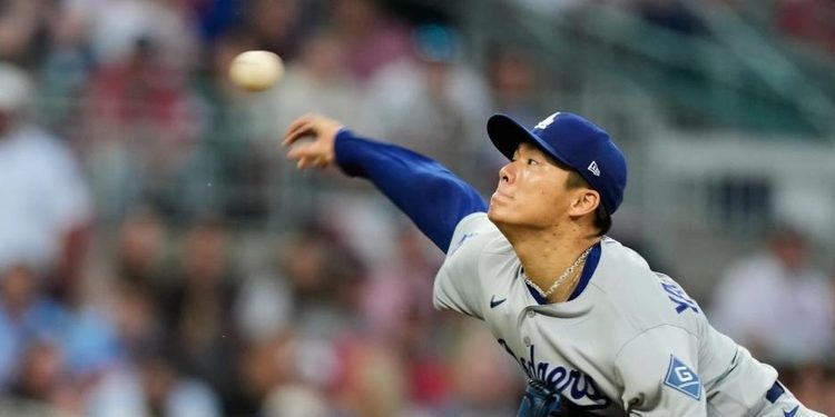 Yamamoto silencia a Bravos y Dodgers toman delantera