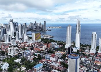 Panameños afectados por el terremoto temen regresar a sus casas por daños y réplicas