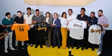 Las Águilas se presentan con un estilo de película