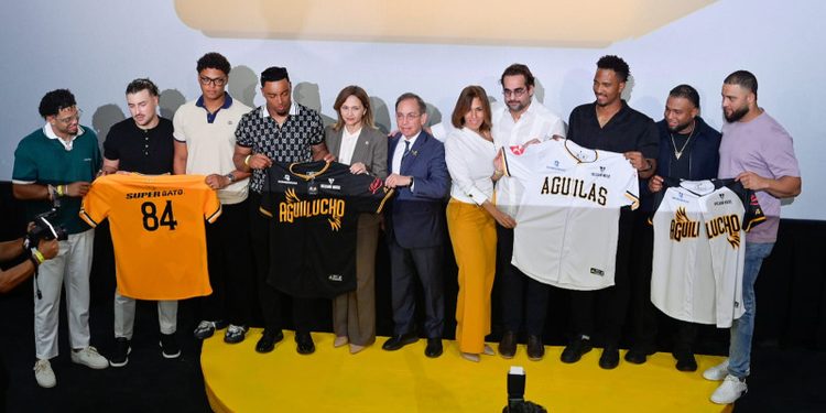 Las Águilas se presentan con un estilo de película