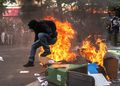 Europa arde en ola de protestas, saqueos, bloqueos estudiantiles