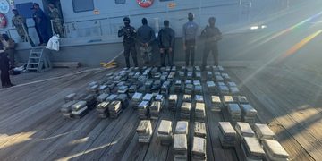 Arrestan a tres hombres con 555 paquetes de cocaína en las costas de Baní