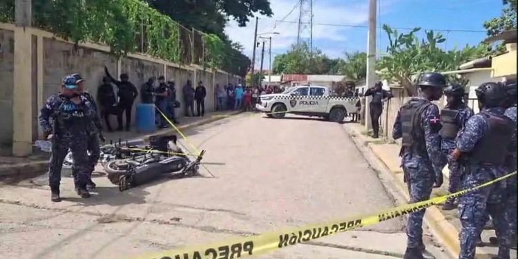 Se entrega uno de los acusados de dar muerte a sargento PN en Santiago; es un menor de edad