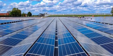 Paneles de energía solar ganan terreno ante el costo de la electricidad y los apagones