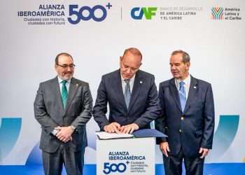 Alcalde Ulises Rodríguez Lleva a Santiago al II Encuentro de Ciudades Iberoamericanas en Madrid