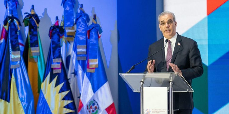 Ante la CEPAL, presidente Abinader llama a una mayor cooperación regional y plantea un crecimiento sostenido, con instituciones sólidas e inversión, que llegue a los hogares, se refleje en los salarios y permita superar la pobreza
