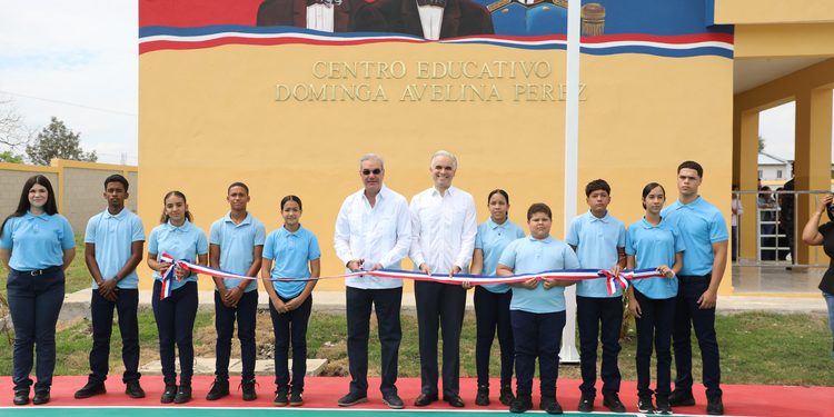 Tras años de espera, presidente Luis Abinader inaugura dos centros educativos en Santiago con 15 nuevas aulas que beneficiarán a más de 500 estudiantes