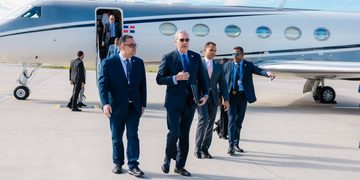 Presidente Abinader llega a Praga para participar en Conferencia Anual Forum 2000