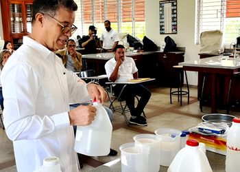 PUCMM presenta avances de investigación sobre el uso de moringa para mejorar el tratamiento de aguas residuales