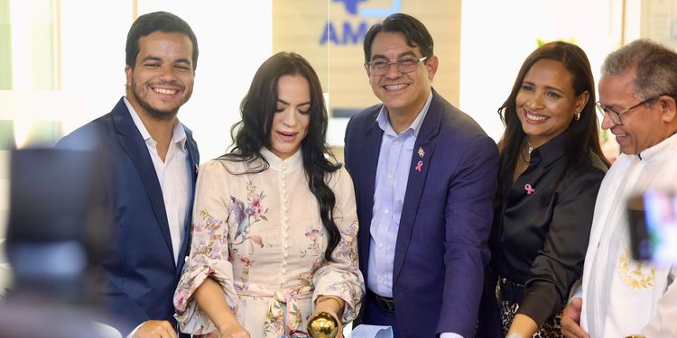 AMAD celebró su reapertura en Santiago con charla educativa sobre prevención del cáncer de mama