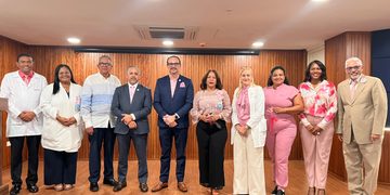 Hospital Cabral y Báez realiza jornada educativa sobre el cáncer de mama y destaca la importancia de la atención integral