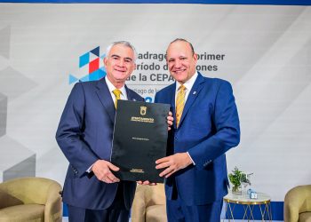 Ayuntamiento de Santiago declara Visitantes Distinguidos a delegados de la CEPAL