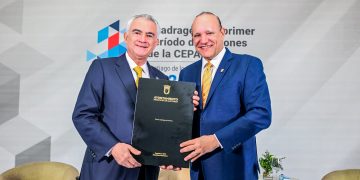 Ayuntamiento de Santiago declara Visitantes Distinguidos a delegados de la CEPAL