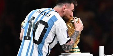 Messi llega a Argentina para disputar su último partido con la selección