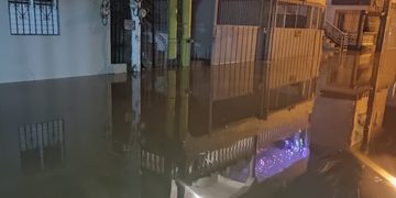 Unas 150 viviendas se inundan durante lluvias registradas en Santiago