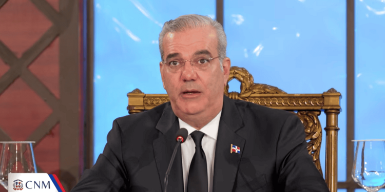 Luis Abinader dice que una persona con 10 fichas "es muy difícil" que se reincorpore a la sociedad
