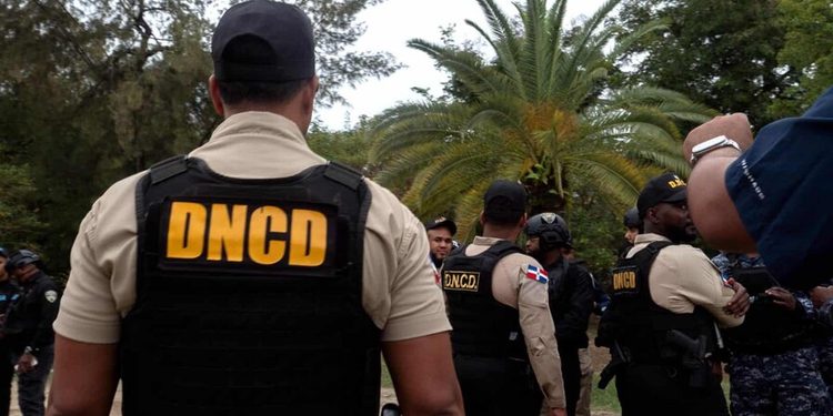Dos agentes de inteligencia de la DNCD son acusados en Florida por conspiración para traficar cocaína